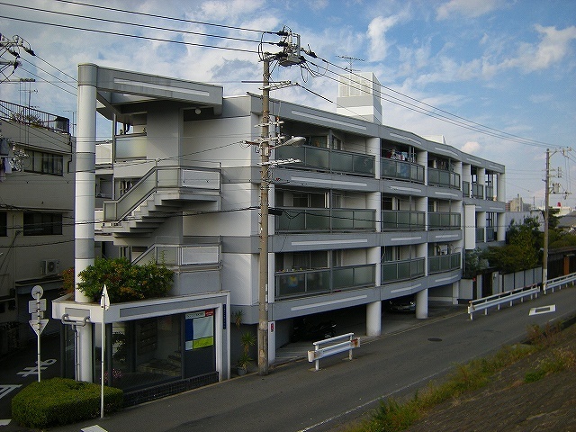 敷地内・建物